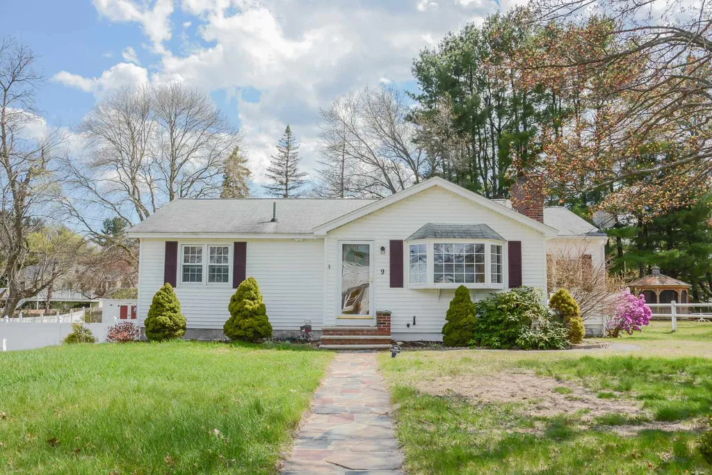 9 Johnson Avenue Salem NH 03079