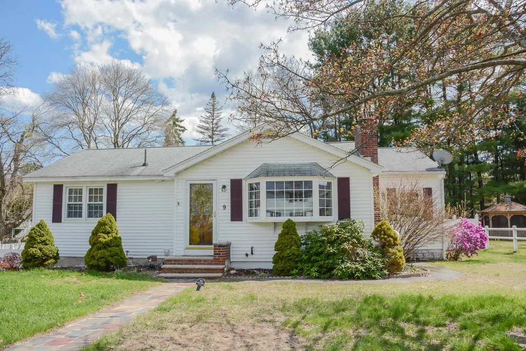 9 Johnson Avenue Salem NH 03079
