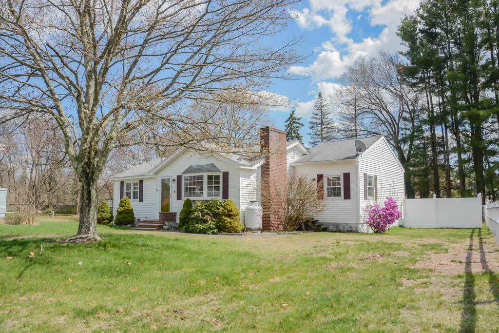 9 Johnson Avenue Salem NH 03079