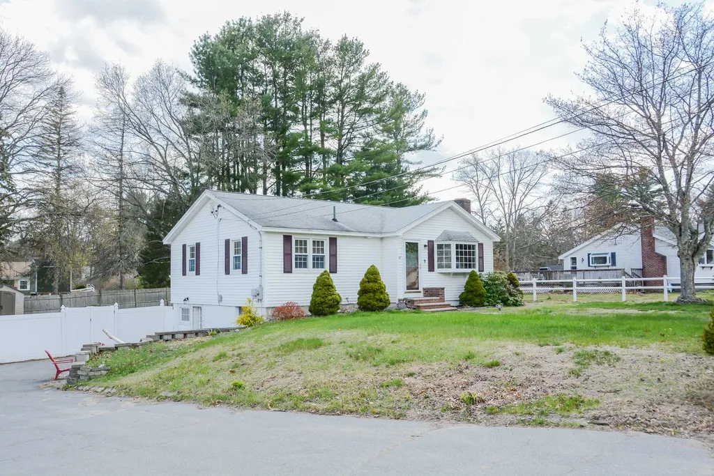 9 Johnson Avenue Salem NH 03079