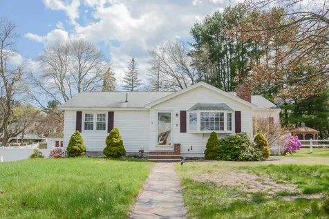 9 Johnson Avenue Salem NH 03079