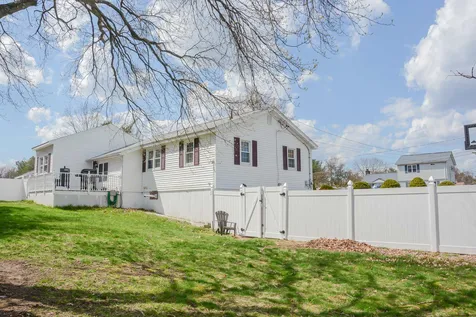 9 Johnson Avenue Salem NH 03079