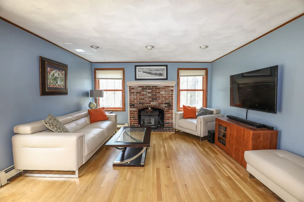 54 Brick Mill Road Bedford NH 03110