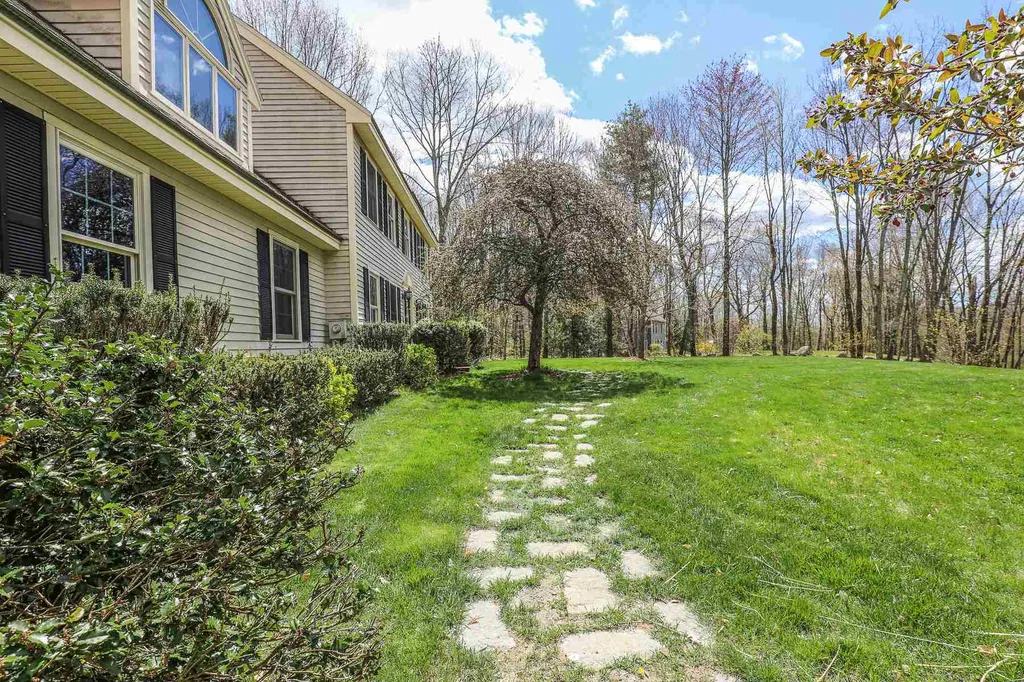 54 Brick Mill Road Bedford NH 03110