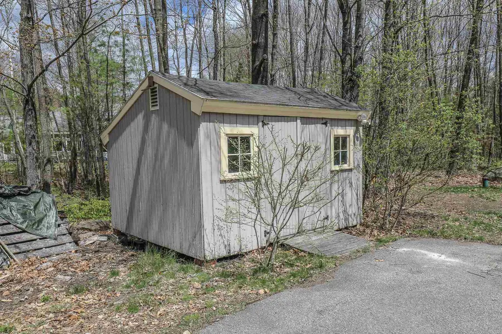 54 Brick Mill Road Bedford NH 03110