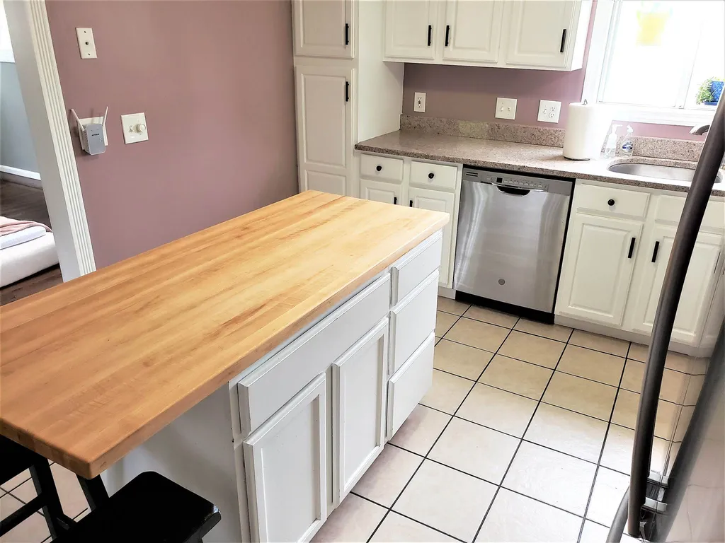 4 Greenock Lane Nashua NH 03062