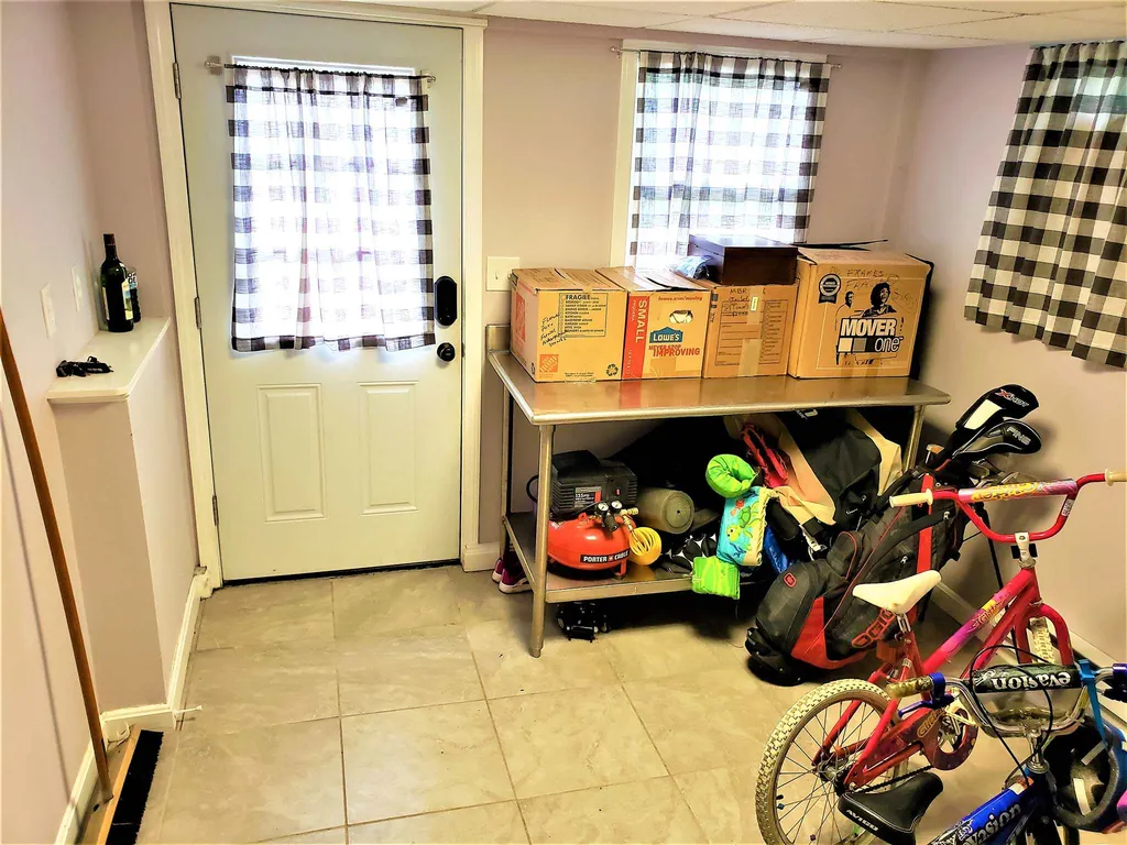 4 Greenock Lane Nashua NH 03062