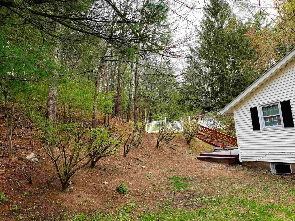 4 Greenock Lane Nashua NH 03062