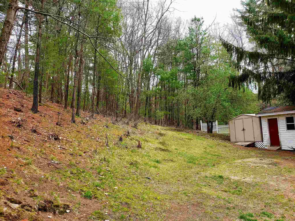 4 Greenock Lane Nashua NH 03062