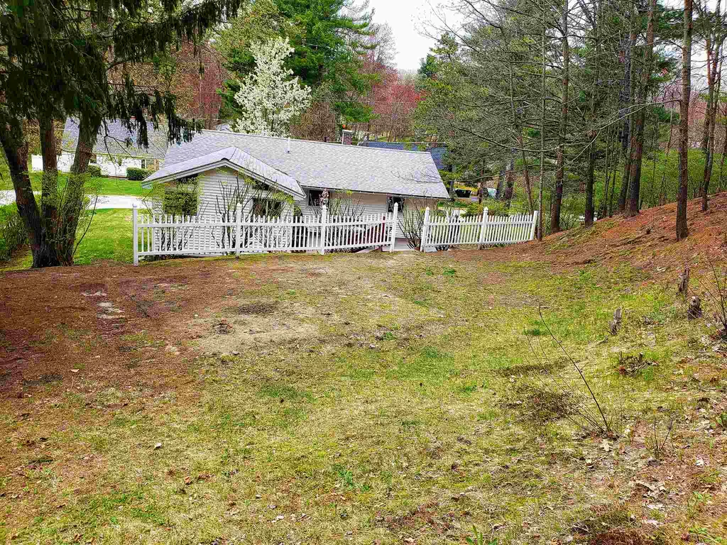 4 Greenock Lane Nashua NH 03062