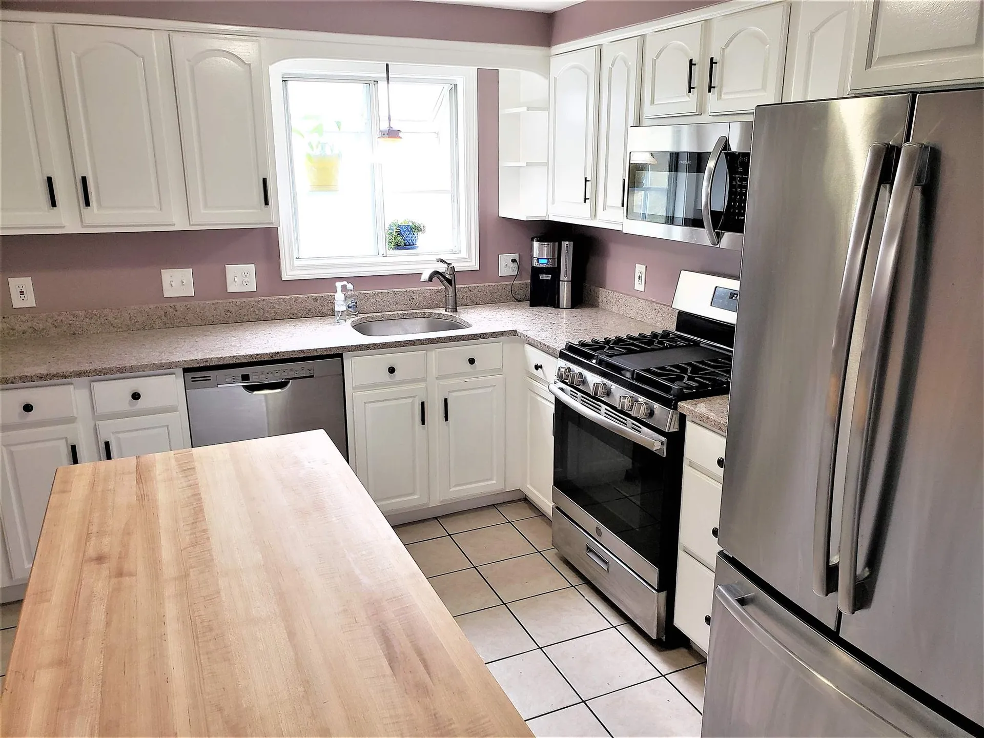 4 Greenock Lane Nashua NH 03062