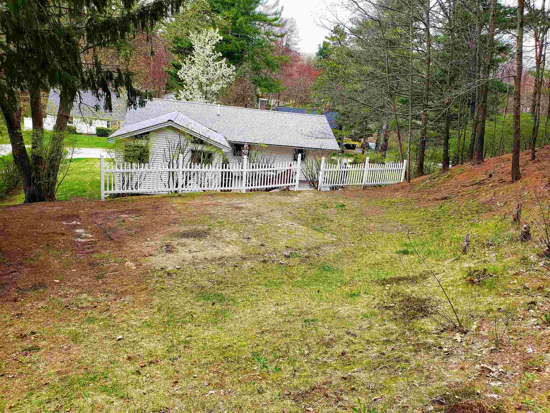 4 Greenock Lane Nashua NH 03062