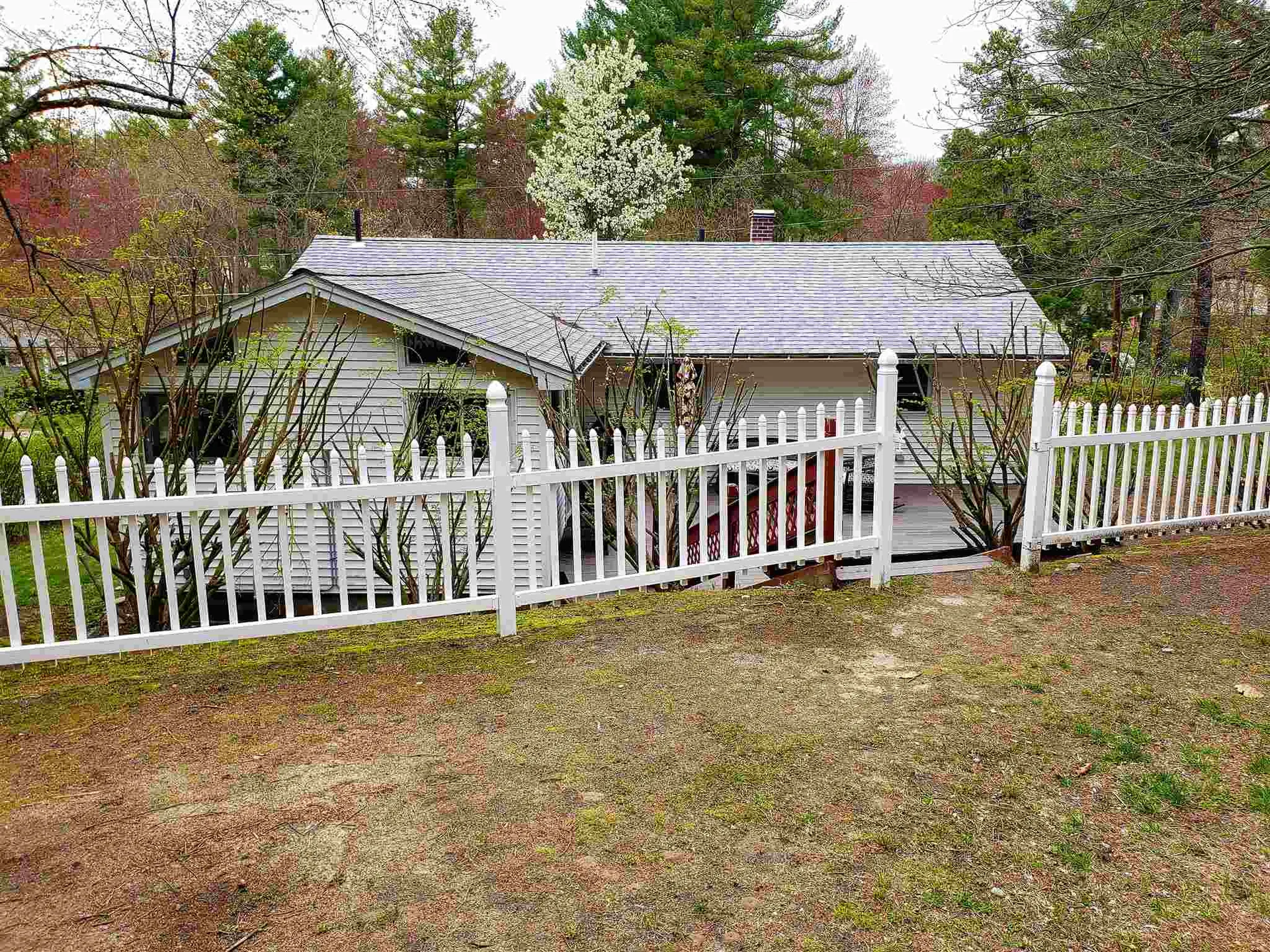 4 Greenock Lane Nashua NH 03062