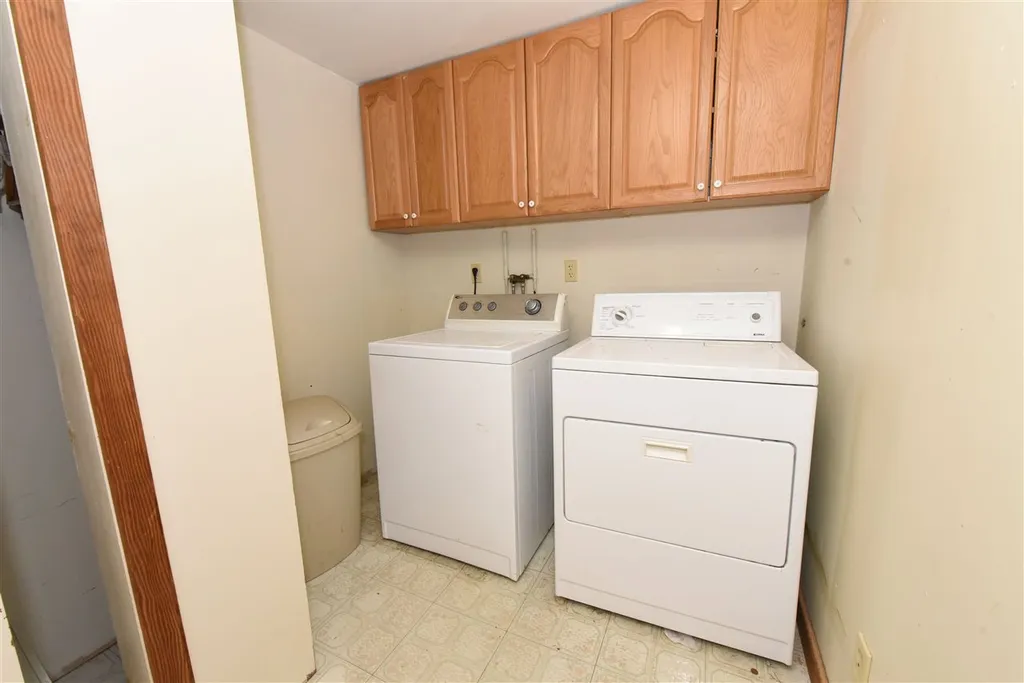 9 Hemenway Road Tamworth NH 03886