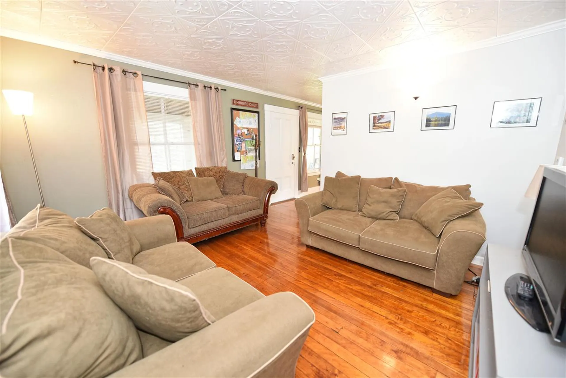 9 Hemenway Road Tamworth NH 03886