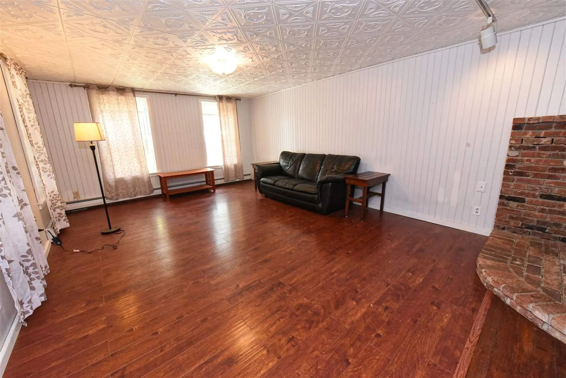 9 Hemenway Road Tamworth NH 03886