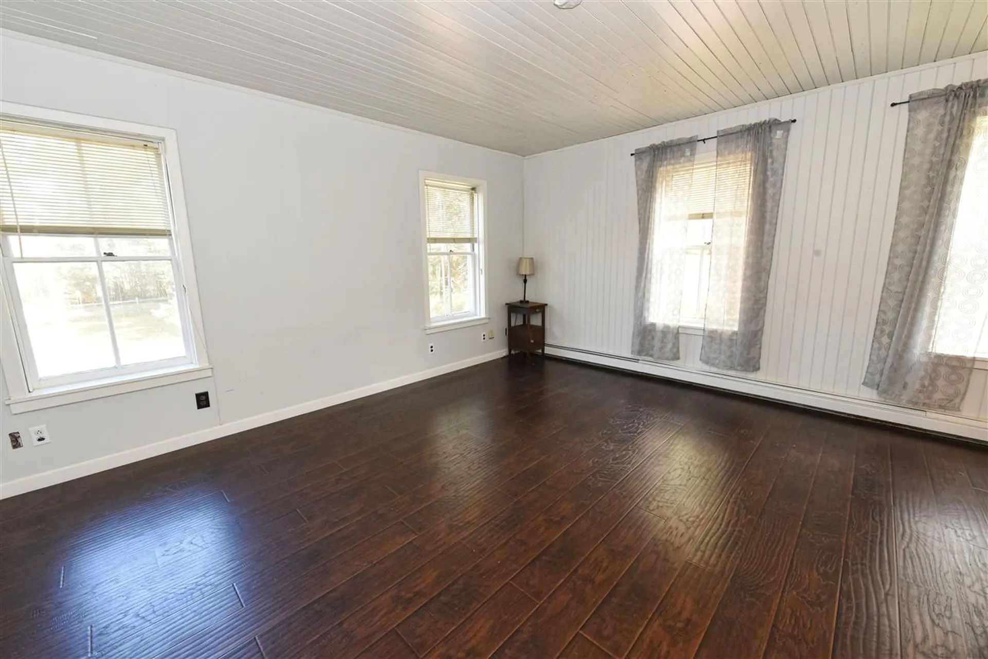 9 Hemenway Road Tamworth NH 03886
