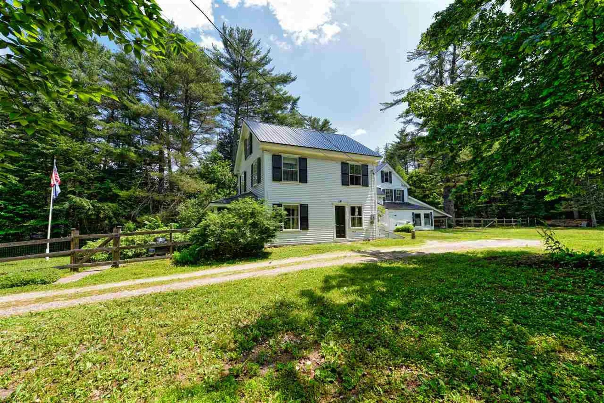 9 Hemenway Road Tamworth NH 03886