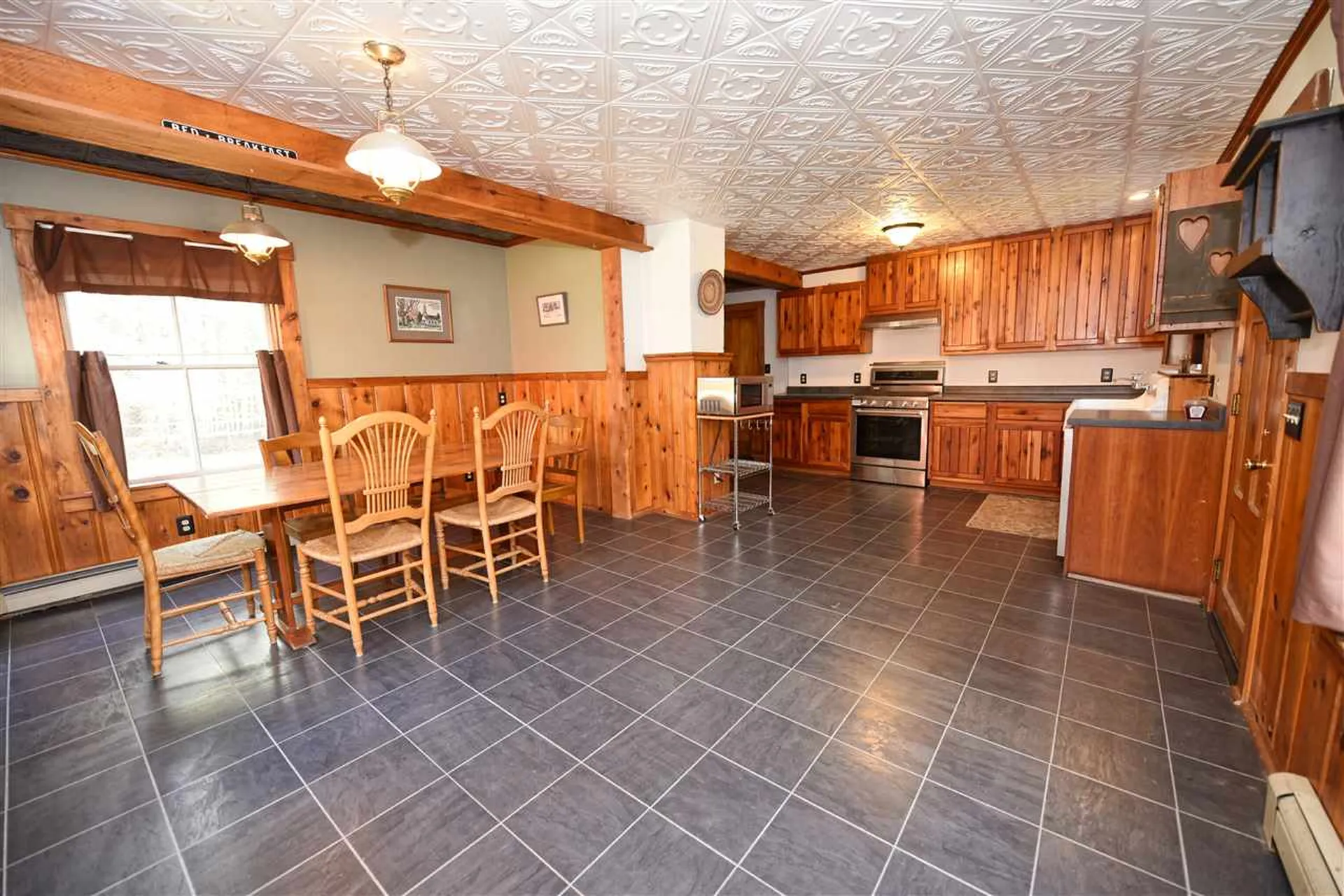 9 Hemenway Road Tamworth NH 03886