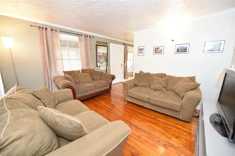 9 Hemenway Road Tamworth NH 03886