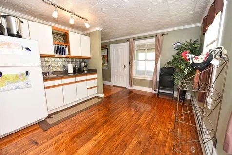 9 Hemenway Road Tamworth NH 03886