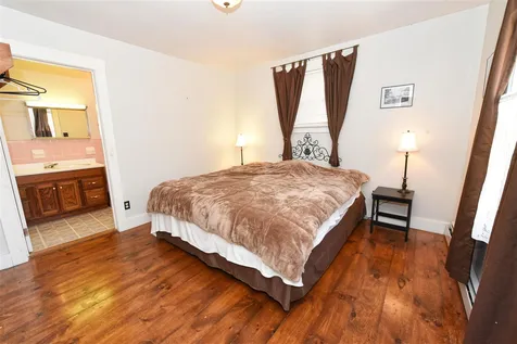 9 Hemenway Road Tamworth NH 03886