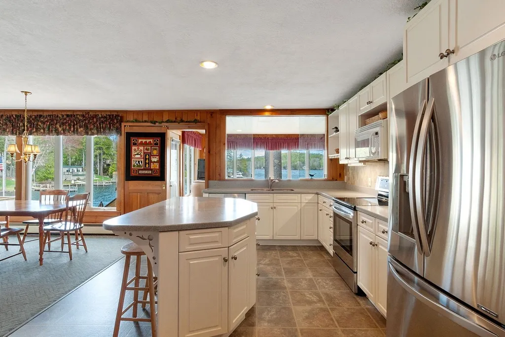 104 Minge Cove Road Alton NH 03810
