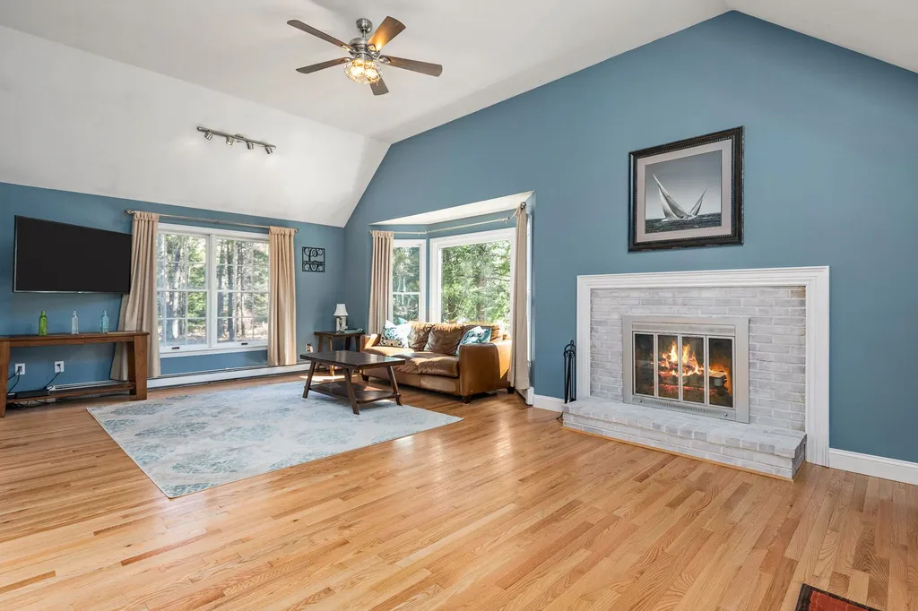 15 Gifford Farm Road Stratham NH 03885