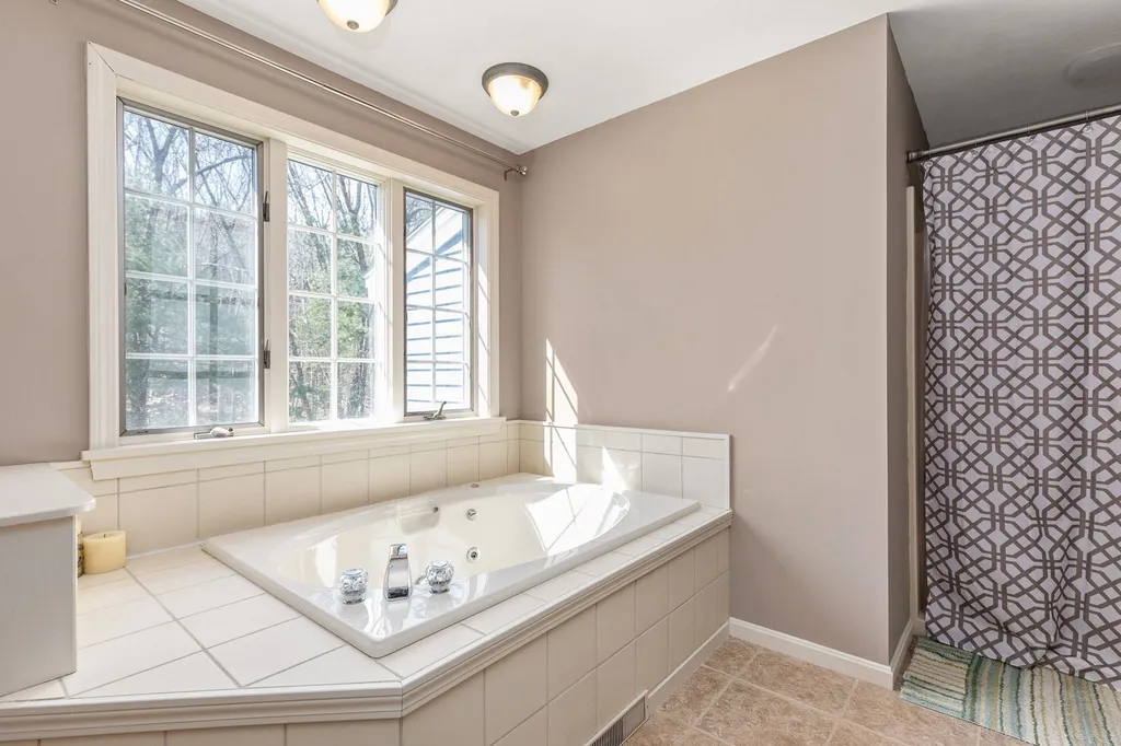 15 Gifford Farm Road Stratham NH 03885
