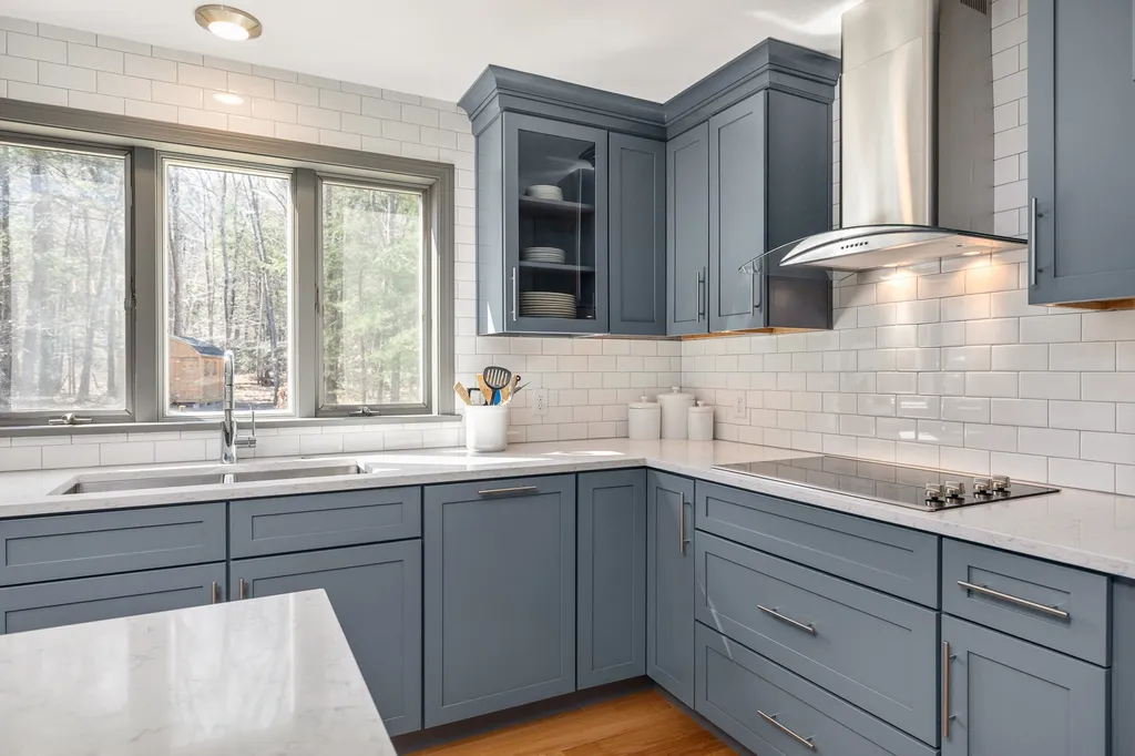 15 Gifford Farm Road Stratham NH 03885