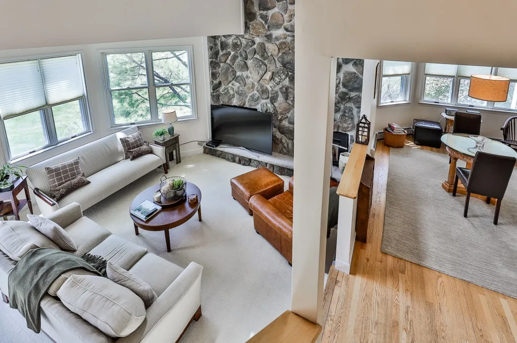 21 Wintercroft Circle Grantham NH 03781