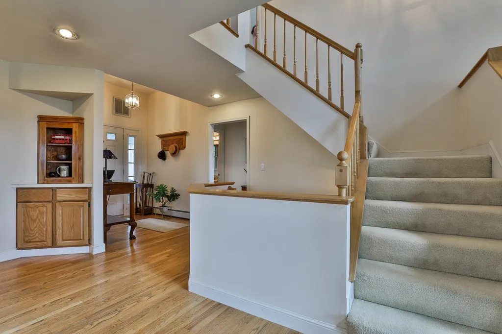 21 Wintercroft Circle Grantham NH 03781