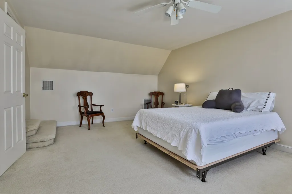 21 Wintercroft Circle Grantham NH 03781