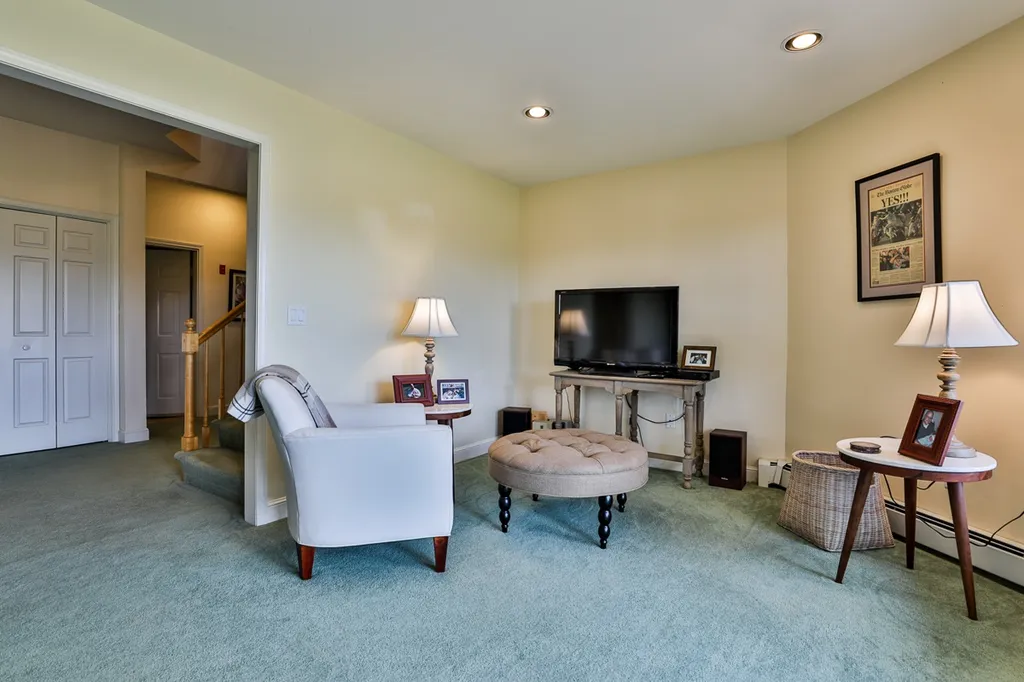21 Wintercroft Circle Grantham NH 03781