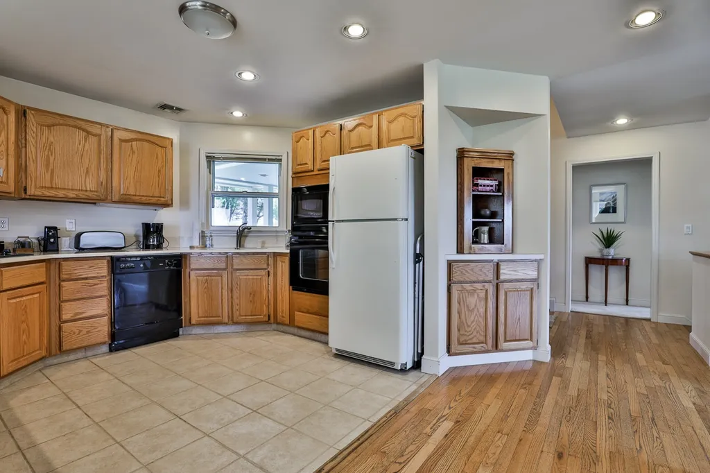 21 Wintercroft Circle Grantham NH 03781