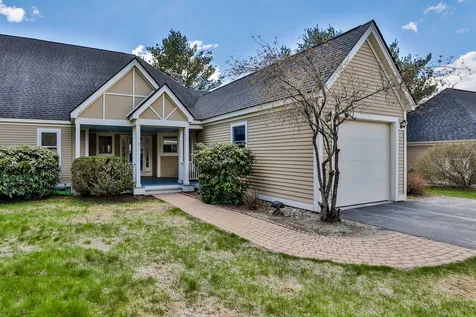 21 Wintercroft Circle Grantham NH 03781