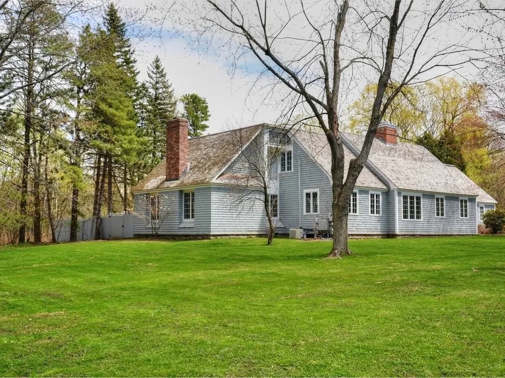 203 Meadowood Drive South Burlington VT 05403