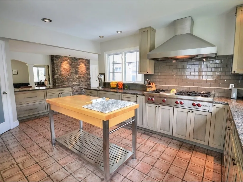 203 Meadowood Drive South Burlington VT 05403
