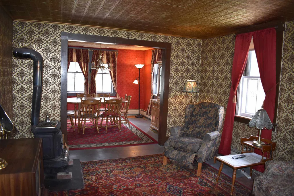 22 Union Street Enfield NH 03748