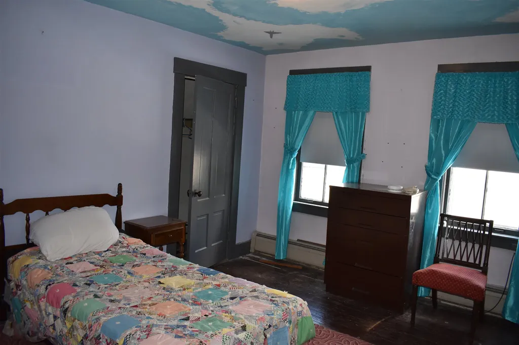 22 Union Street Enfield NH 03748