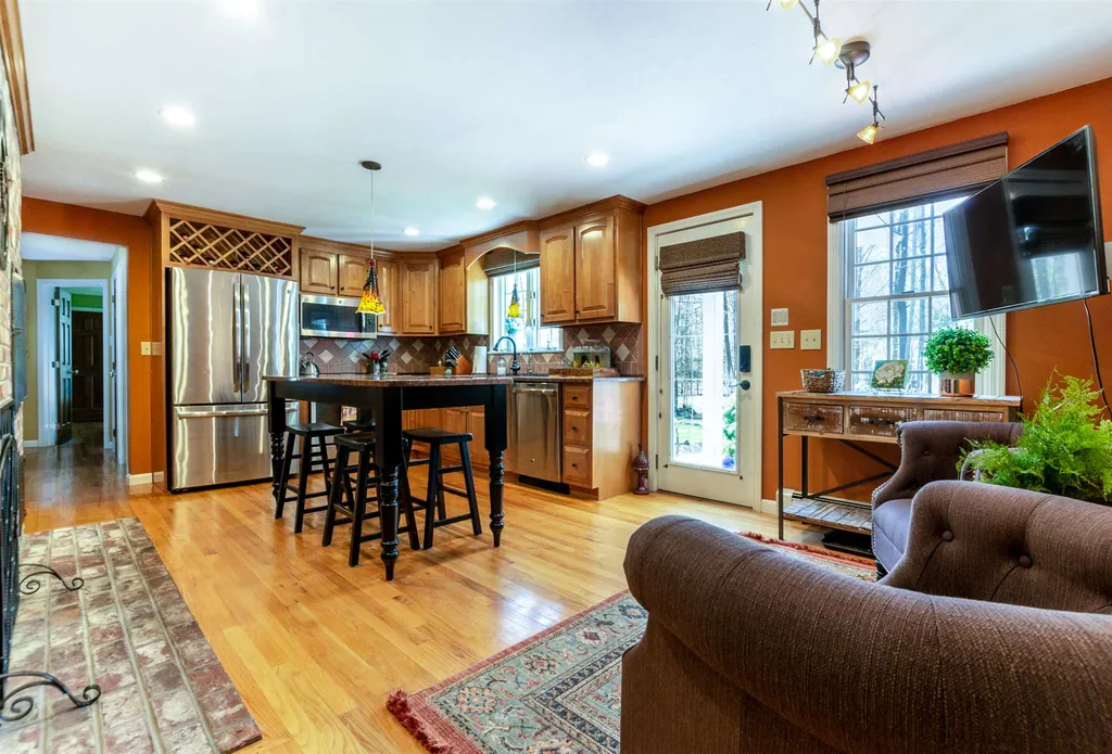 6 Riverwood Road Kingston NH 03848