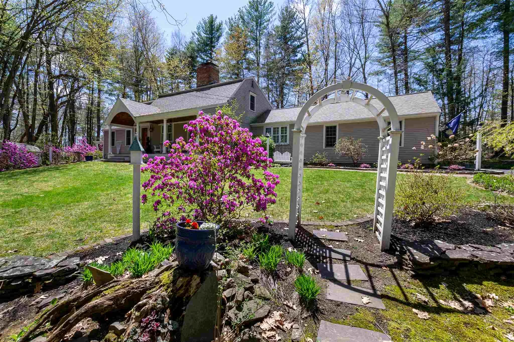 6 Riverwood Road Kingston NH 03848