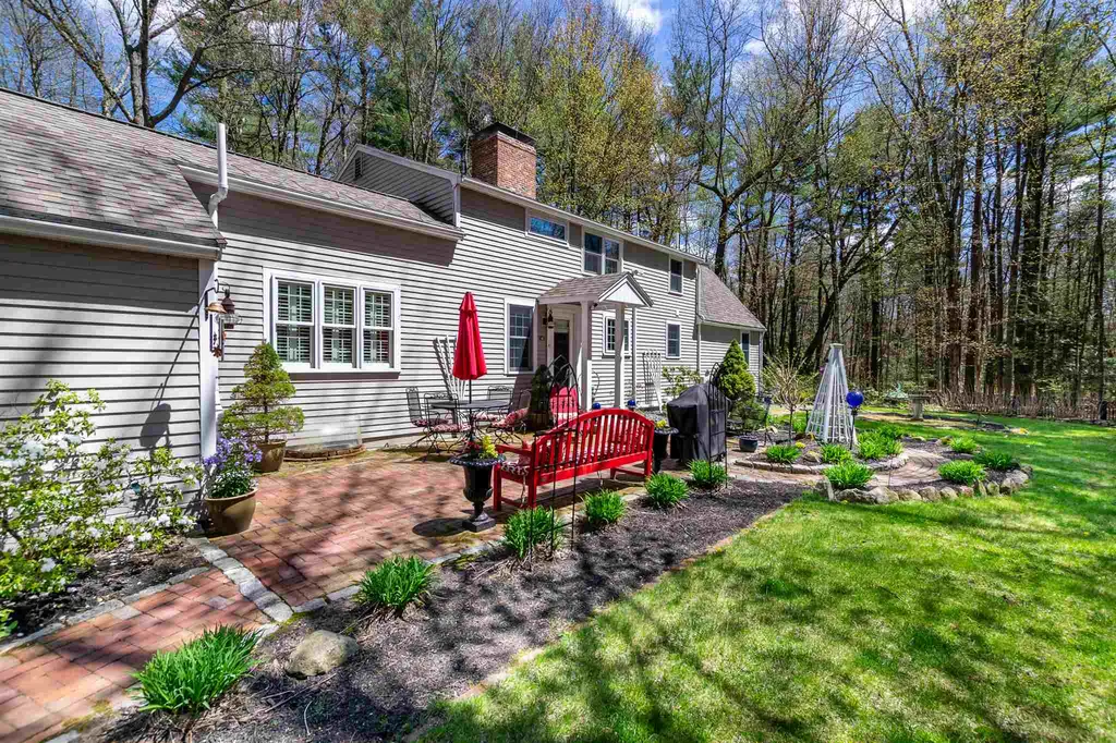 6 Riverwood Road Kingston NH 03848