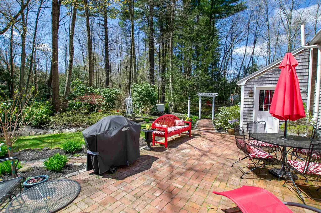 6 Riverwood Road Kingston NH 03848