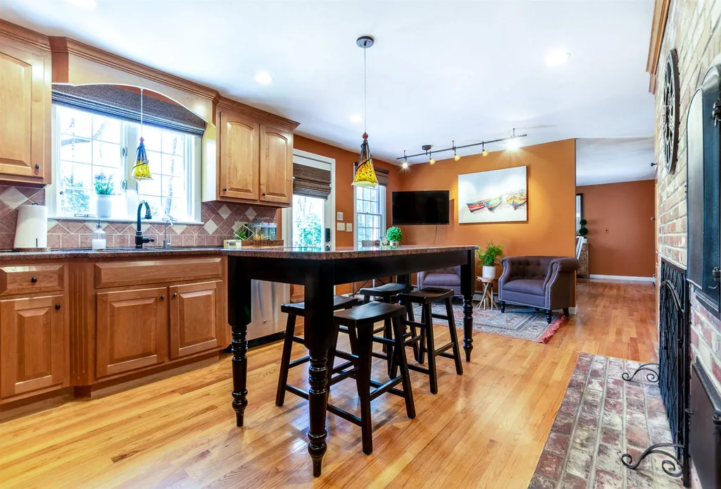 6 Riverwood Road Kingston NH 03848