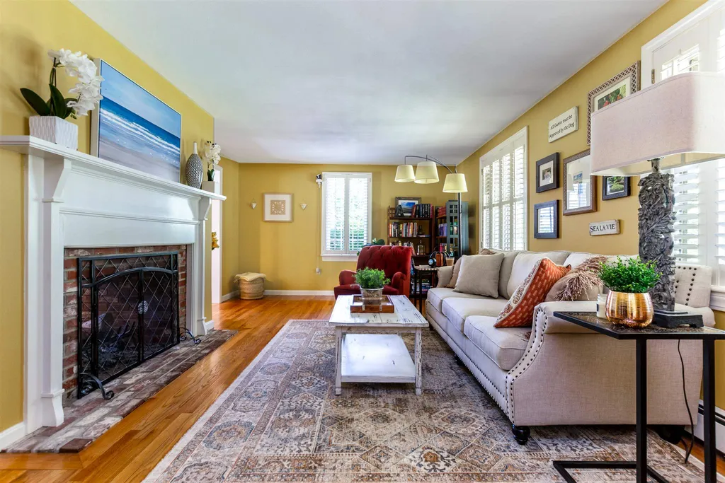 6 Riverwood Road Kingston NH 03848
