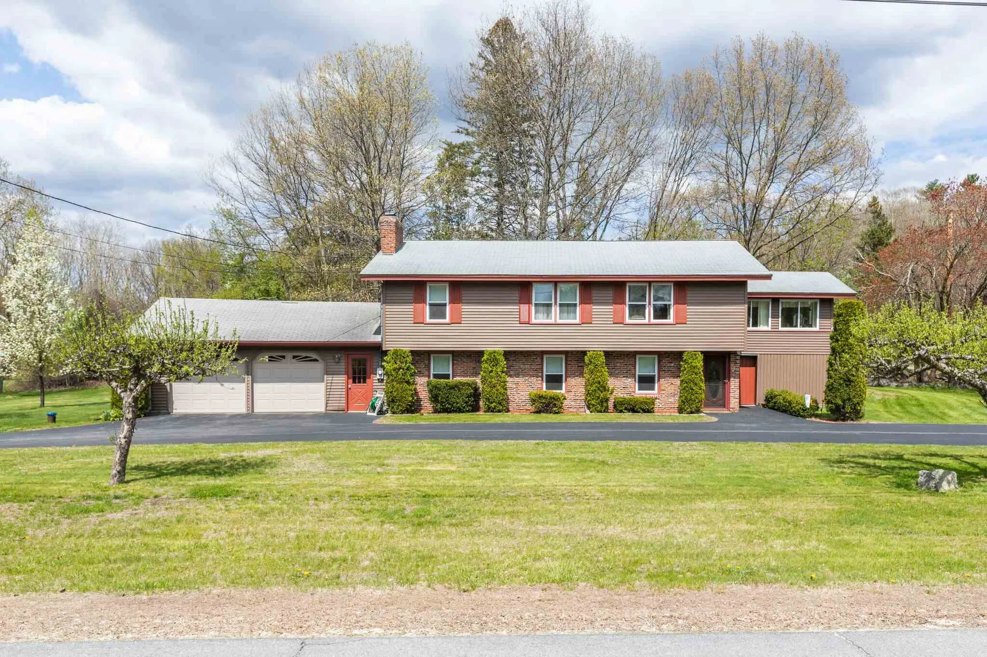 2 Old County Road Pelham NH 03076