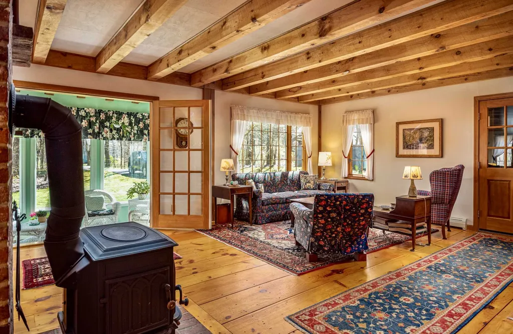29 Moharimet Drive Madbury NH 03823