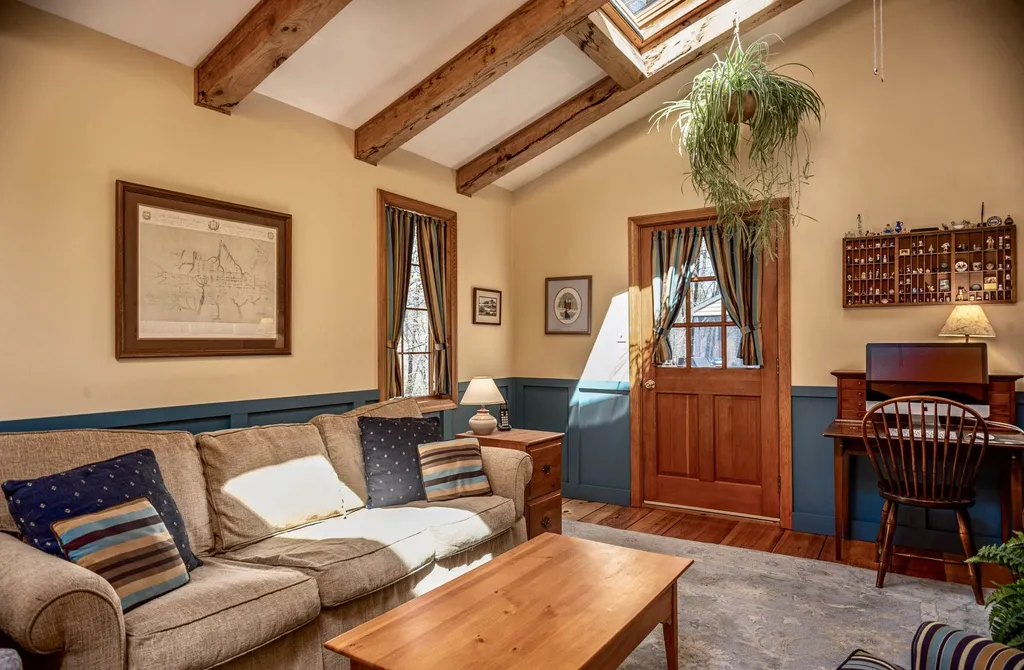 29 Moharimet Drive Madbury NH 03823