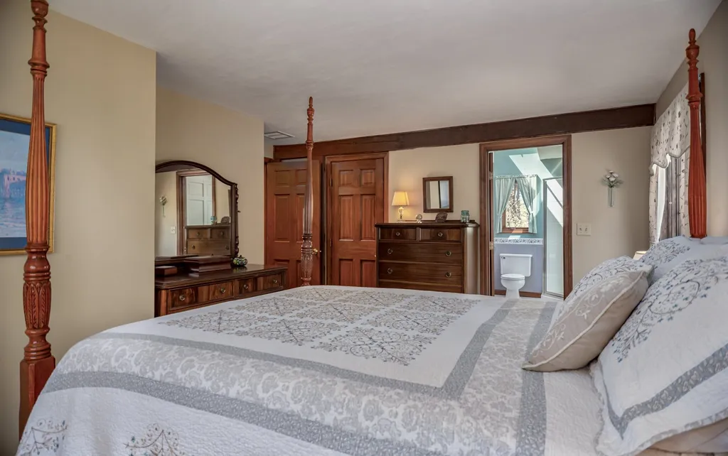 29 Moharimet Drive Madbury NH 03823